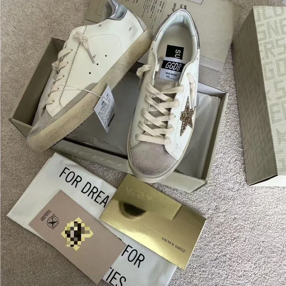 Golden Goose Women's Cream Sneakers with Gold Star - Picture 2 of 9